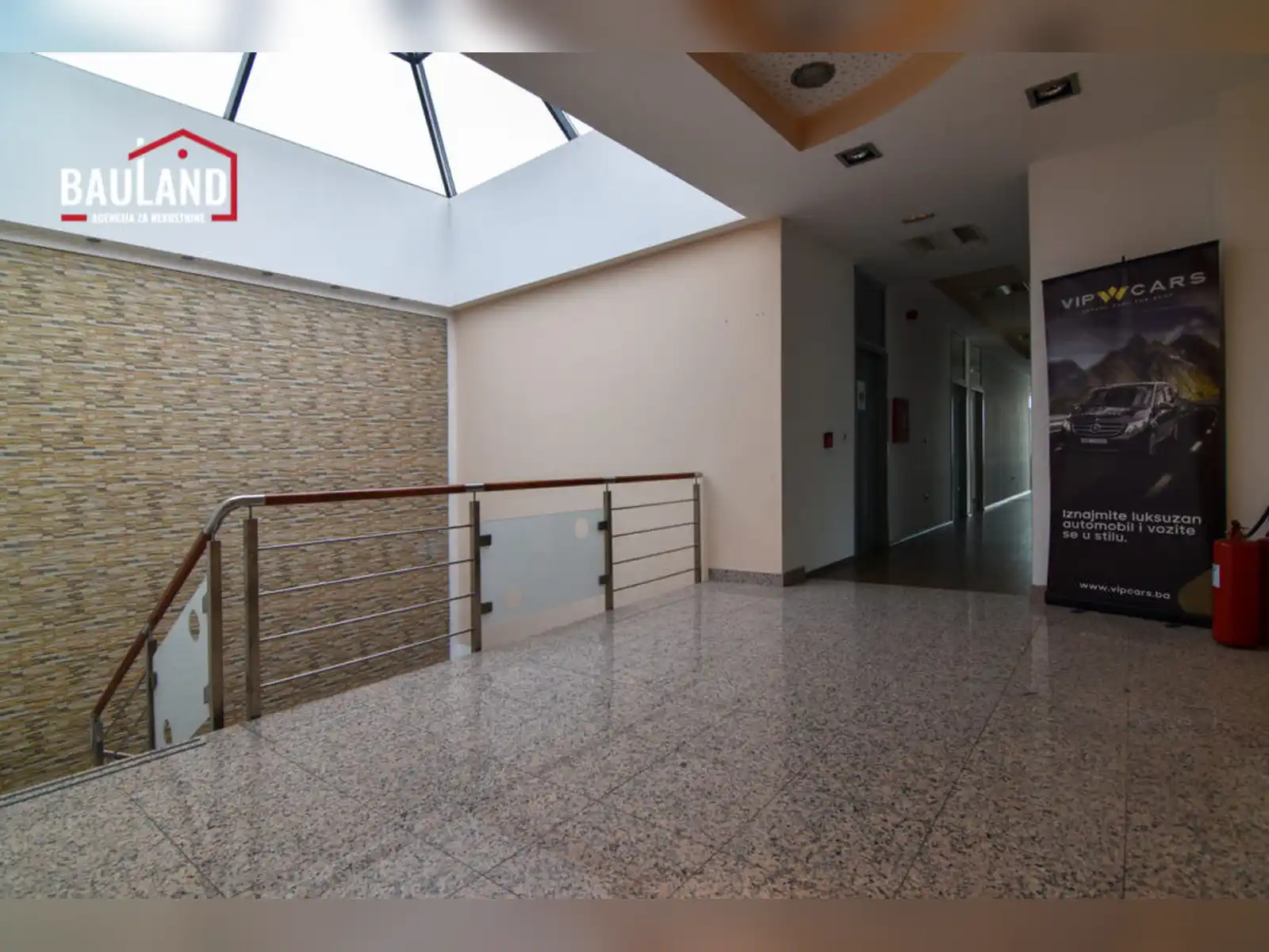 bauland-reprezentativan-poslovni-objekat-1500m2-stup