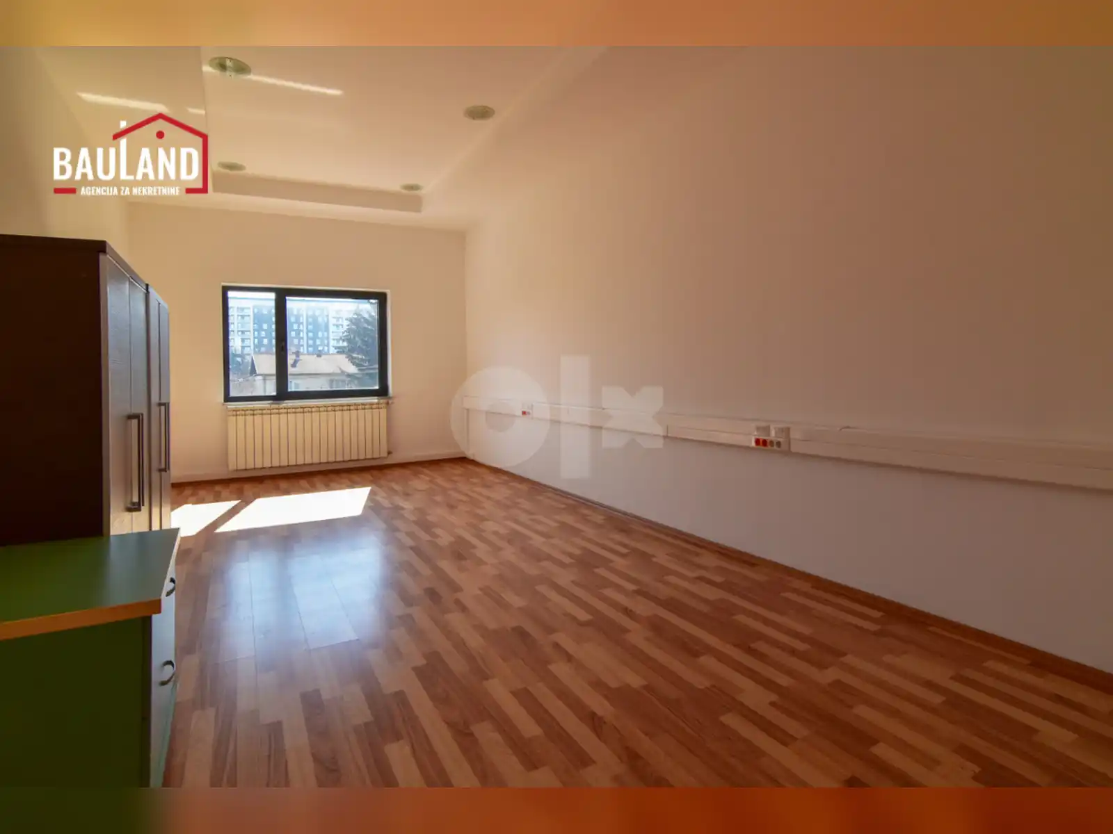 bauland-reprezentativan-poslovni-objekat-1500m2-stup