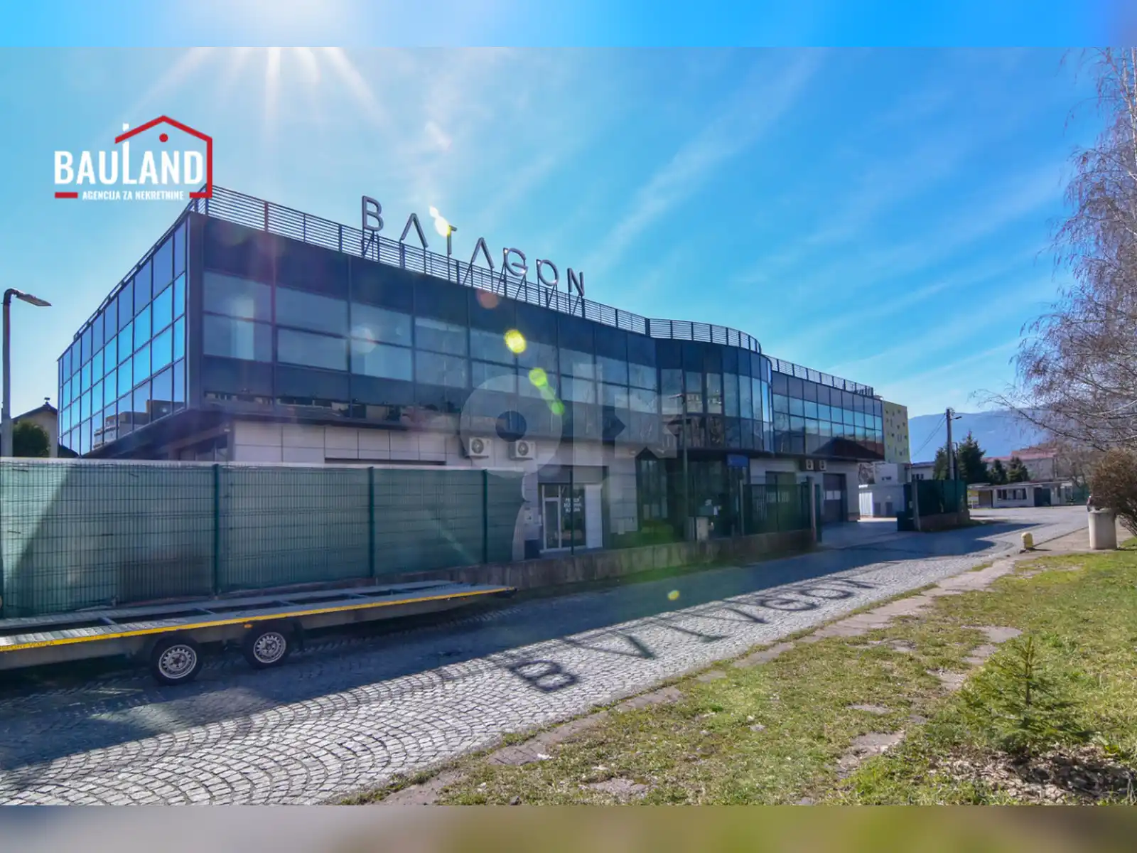 bauland-reprezentativan-poslovni-objekat-1500m2-stup