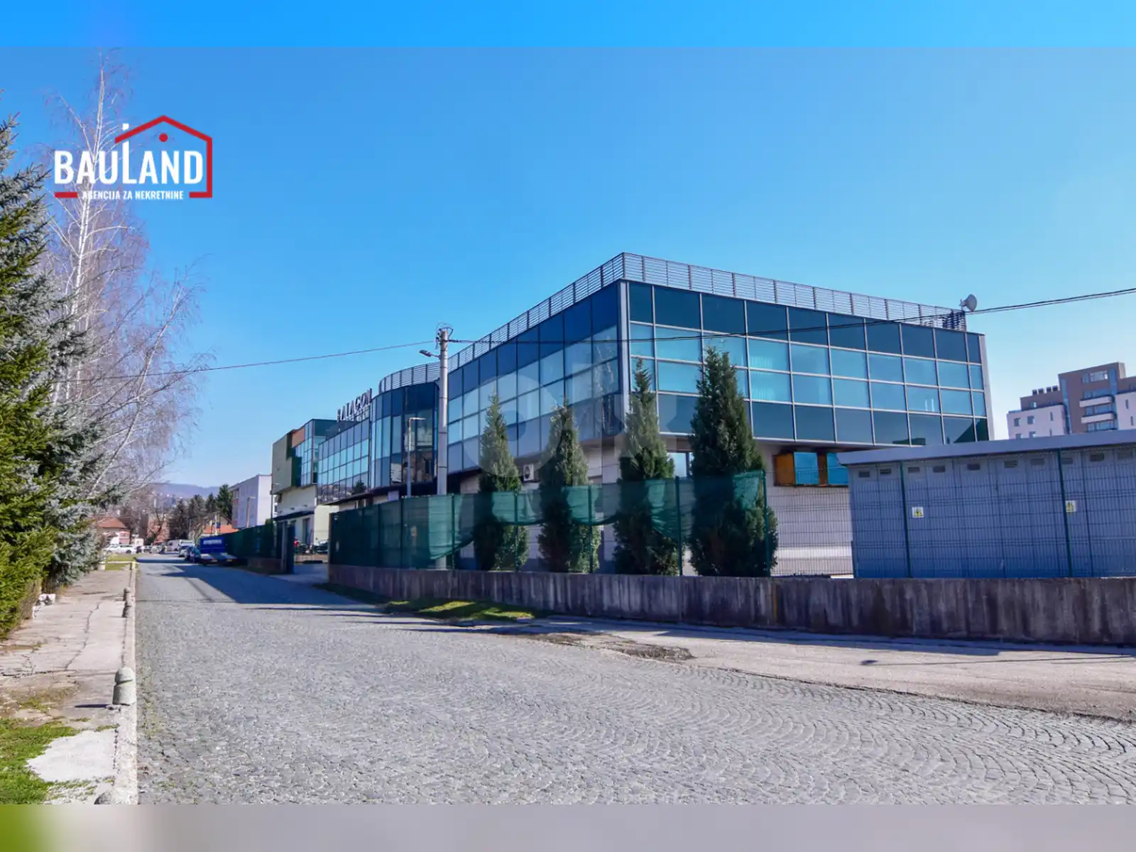 bauland-reprezentativan-poslovni-objekat-1500m2-stup