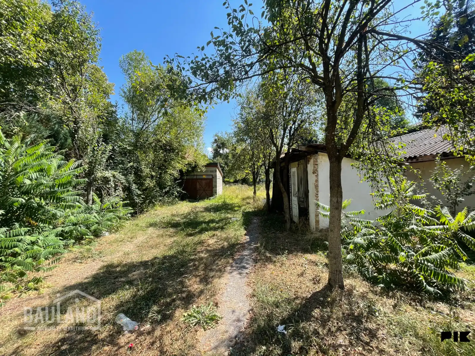 bauland-kuca-s-dva-etazirana-stana-104m2-tarcin-hadzici