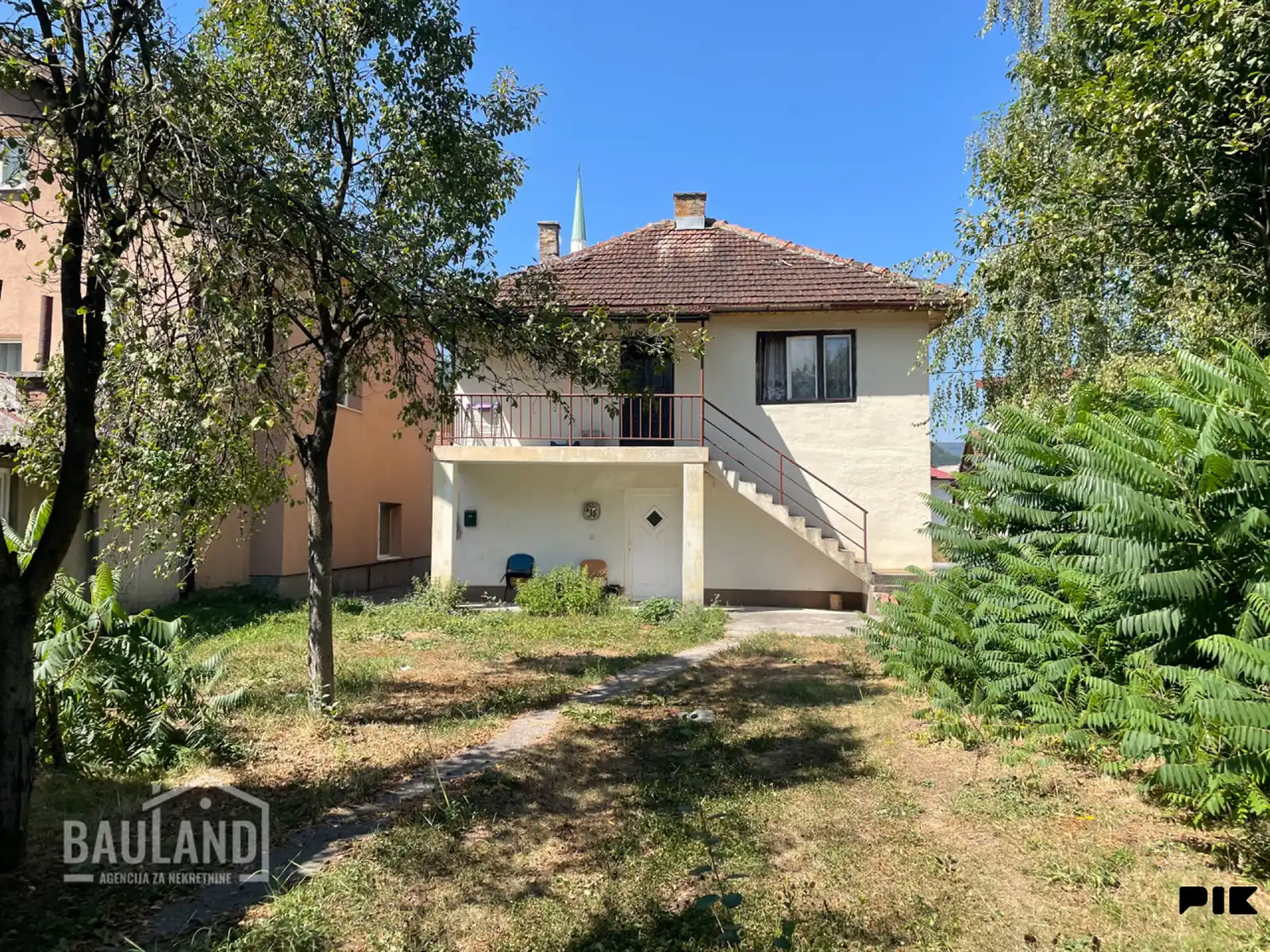 bauland-kuca-s-dva-etazirana-stana-104m2-tarcin-hadzici