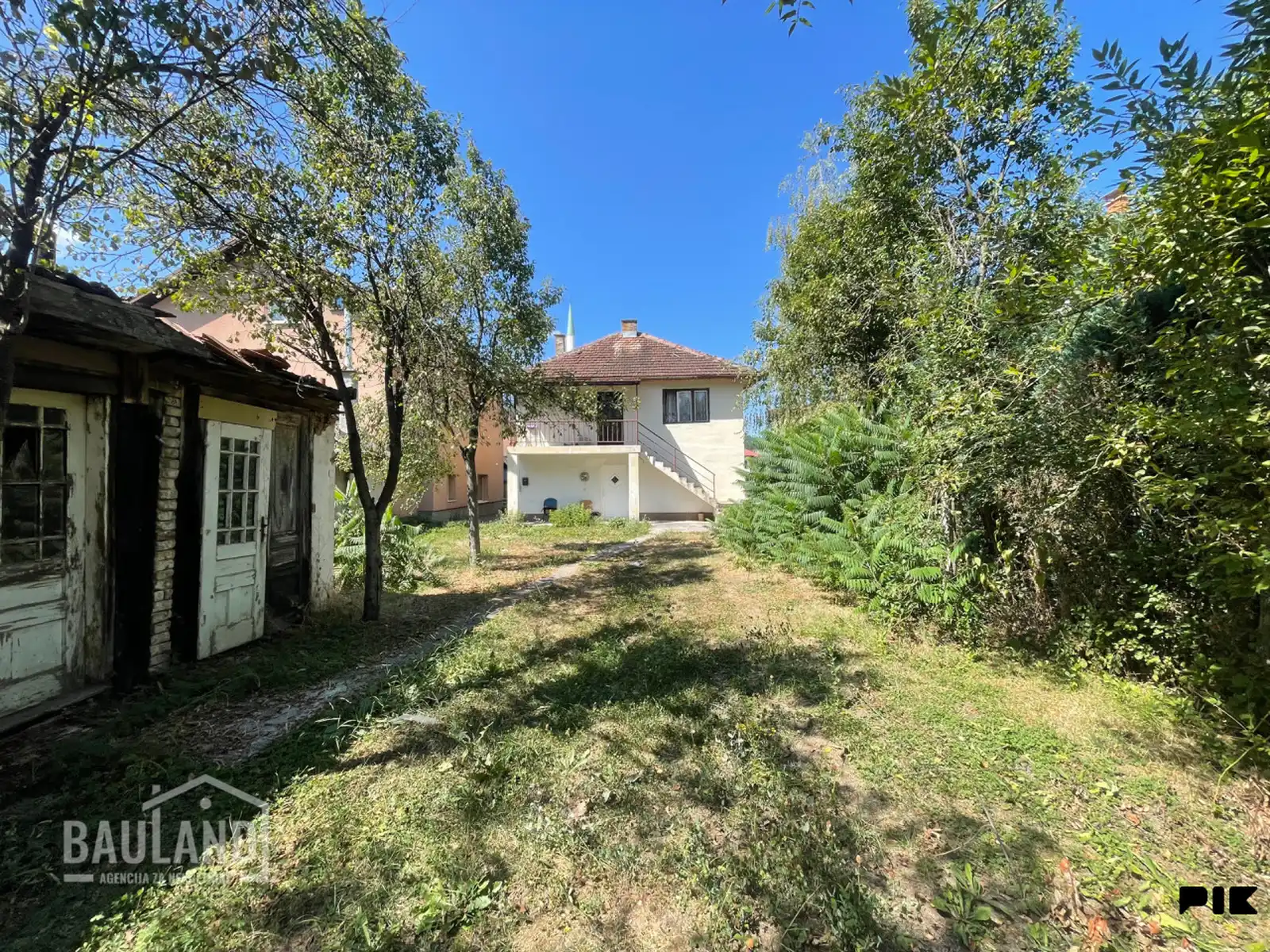 bauland-kuca-s-dva-etazirana-stana-104m2-tarcin-hadzici