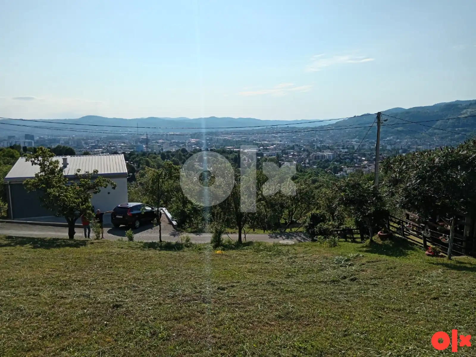 plac-pobre-pogled-na-grad