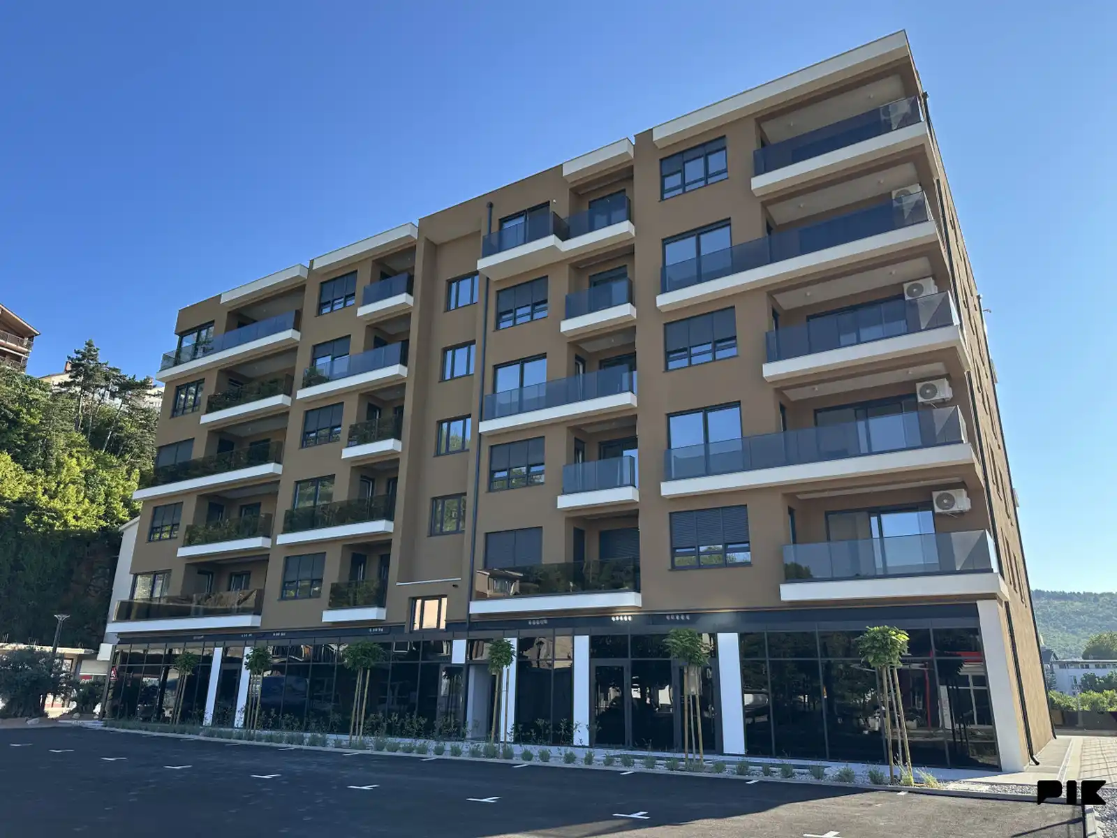 trosoban-stan-72-m2-s-prostranim-balkonom-hills-residence-3