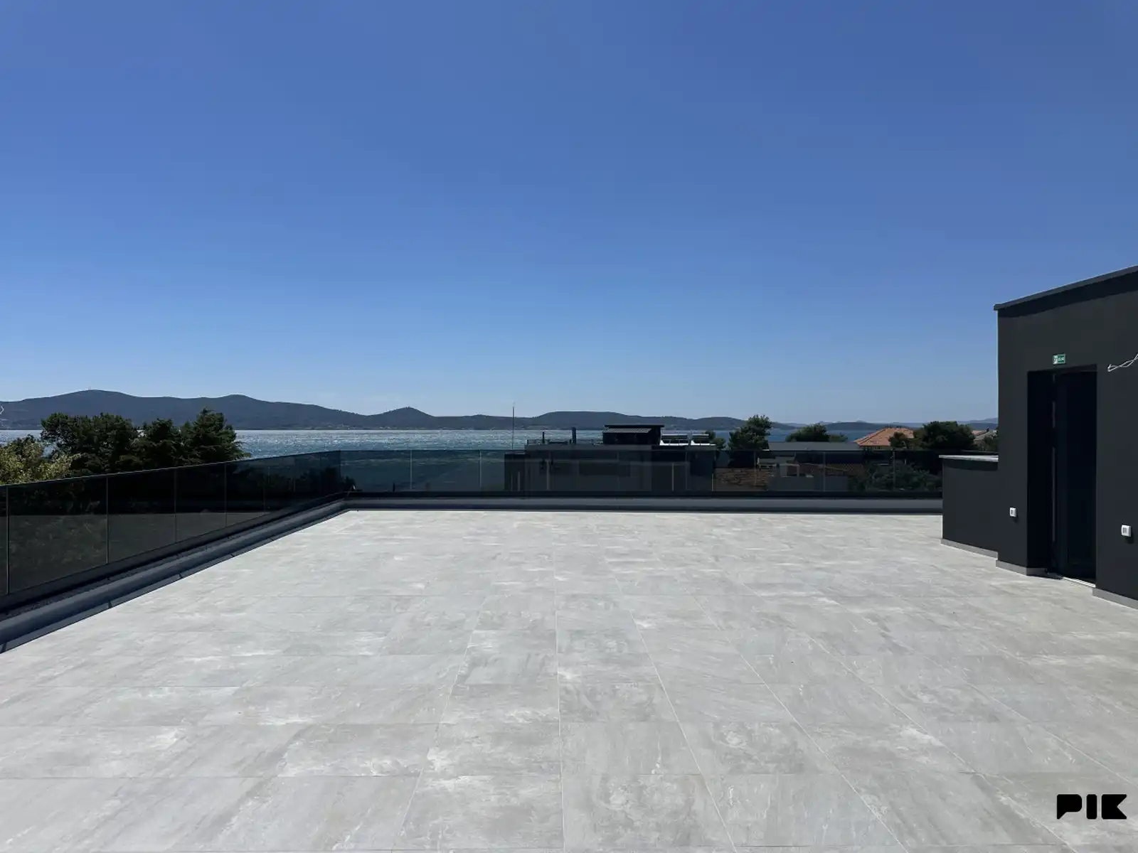 zadar-sukosan-hills-privatna-krovna-terasa-s-bazenomnetto-250-m2