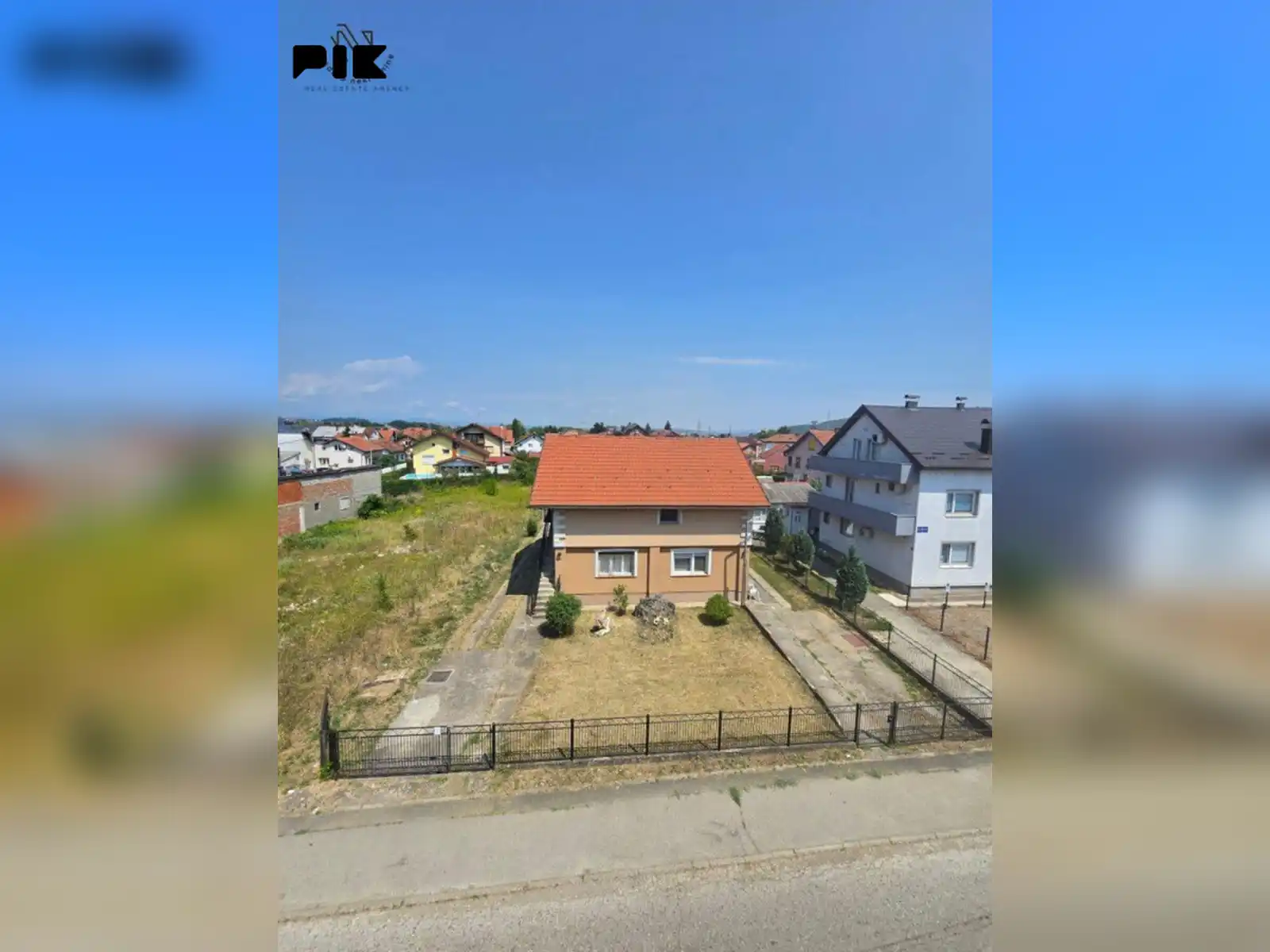 kuca-sa-5-apartmana-i-poslovnim-prostorom-u-budzaku