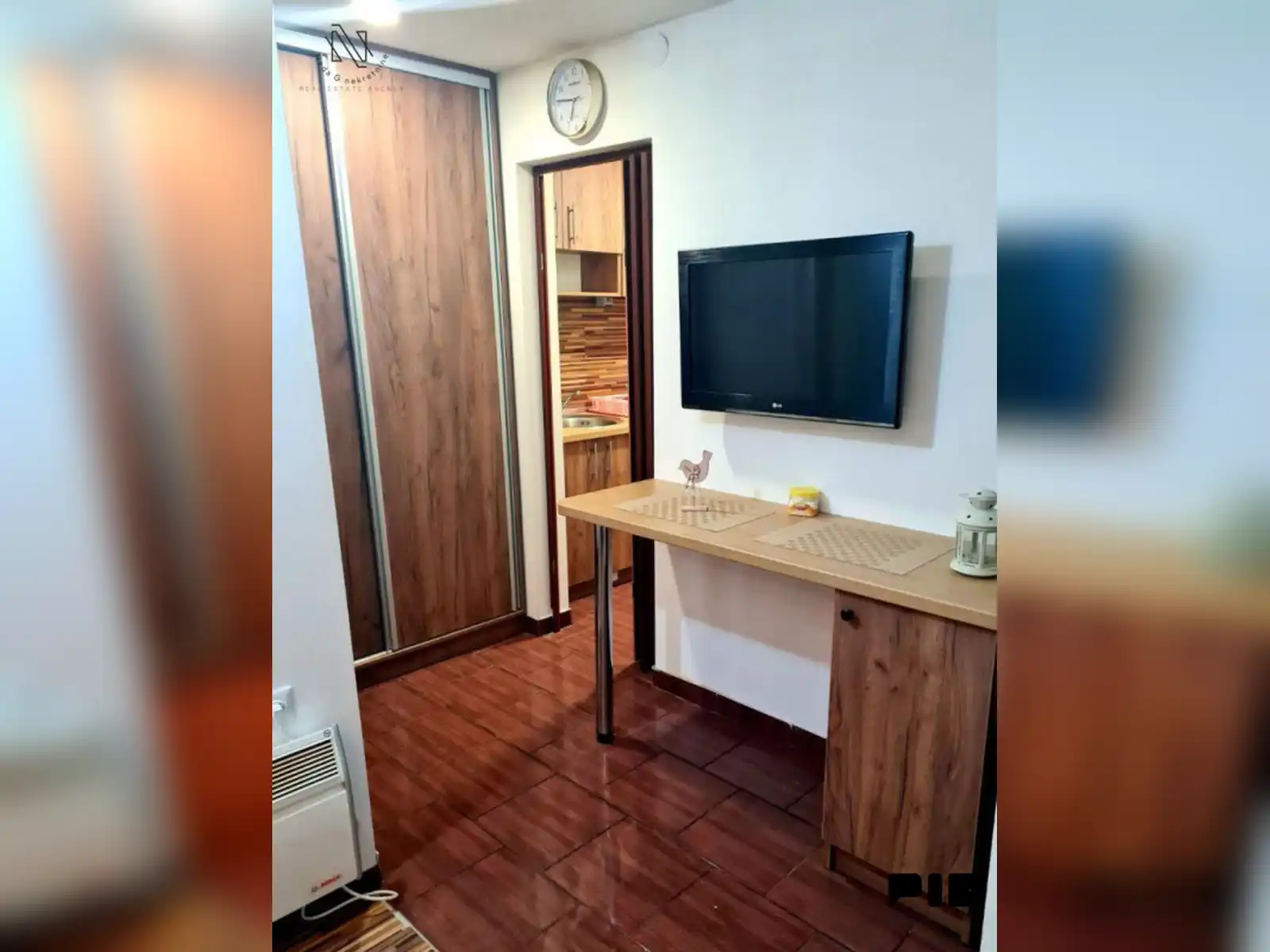 kuca-sa-5-apartmana-i-poslovnim-prostorom-u-budzaku