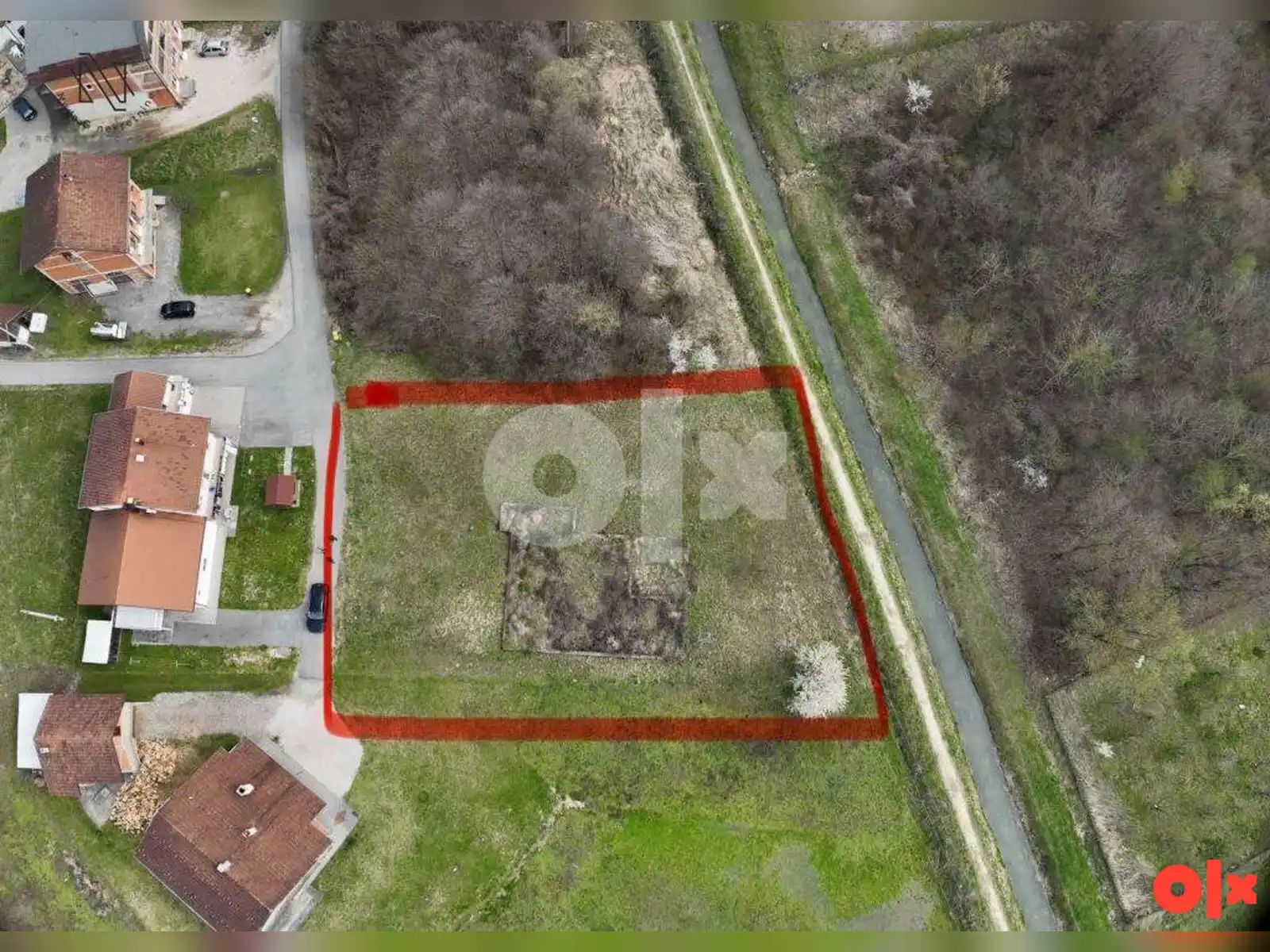 zemljiste-za-kucu-u-trnu-1820m2