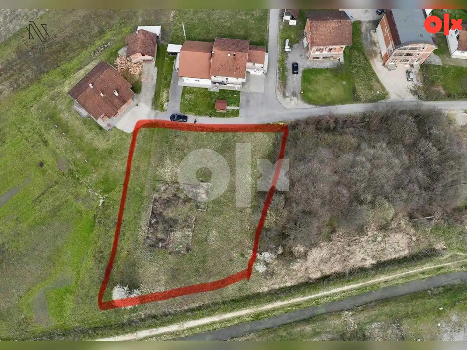 zemljiste-za-kucu-u-trnu-1820m2