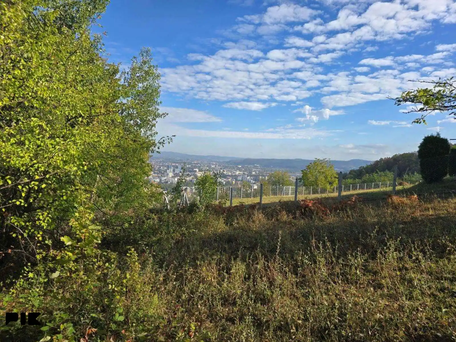 pogled-na-grad-starcevica-ponir-plac-od-12-dunuma