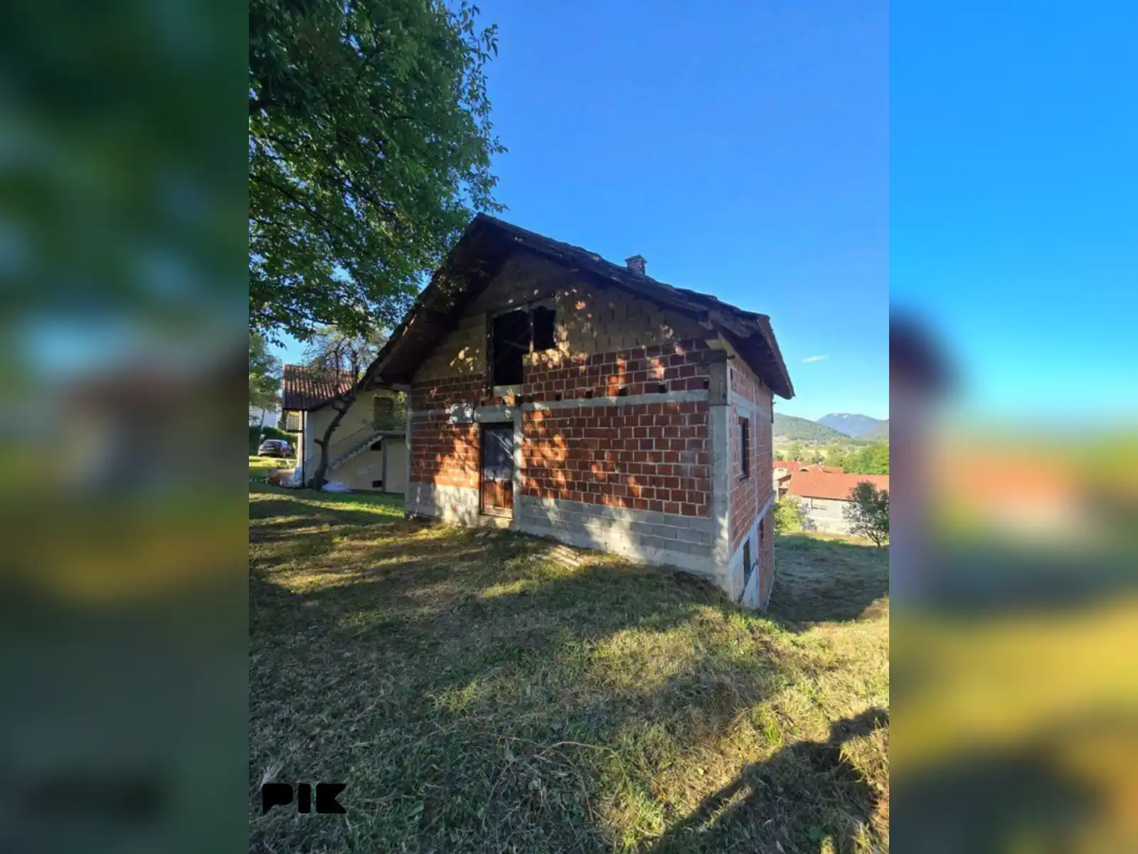 sipovo-kuca-u-gradu-sa-velikom-okucnicom