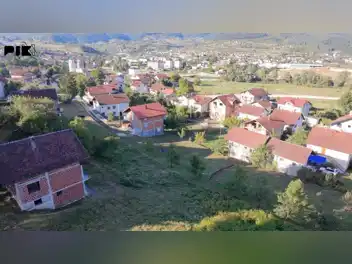 Šipovo, kuća u gradu sa velikom okućnicom