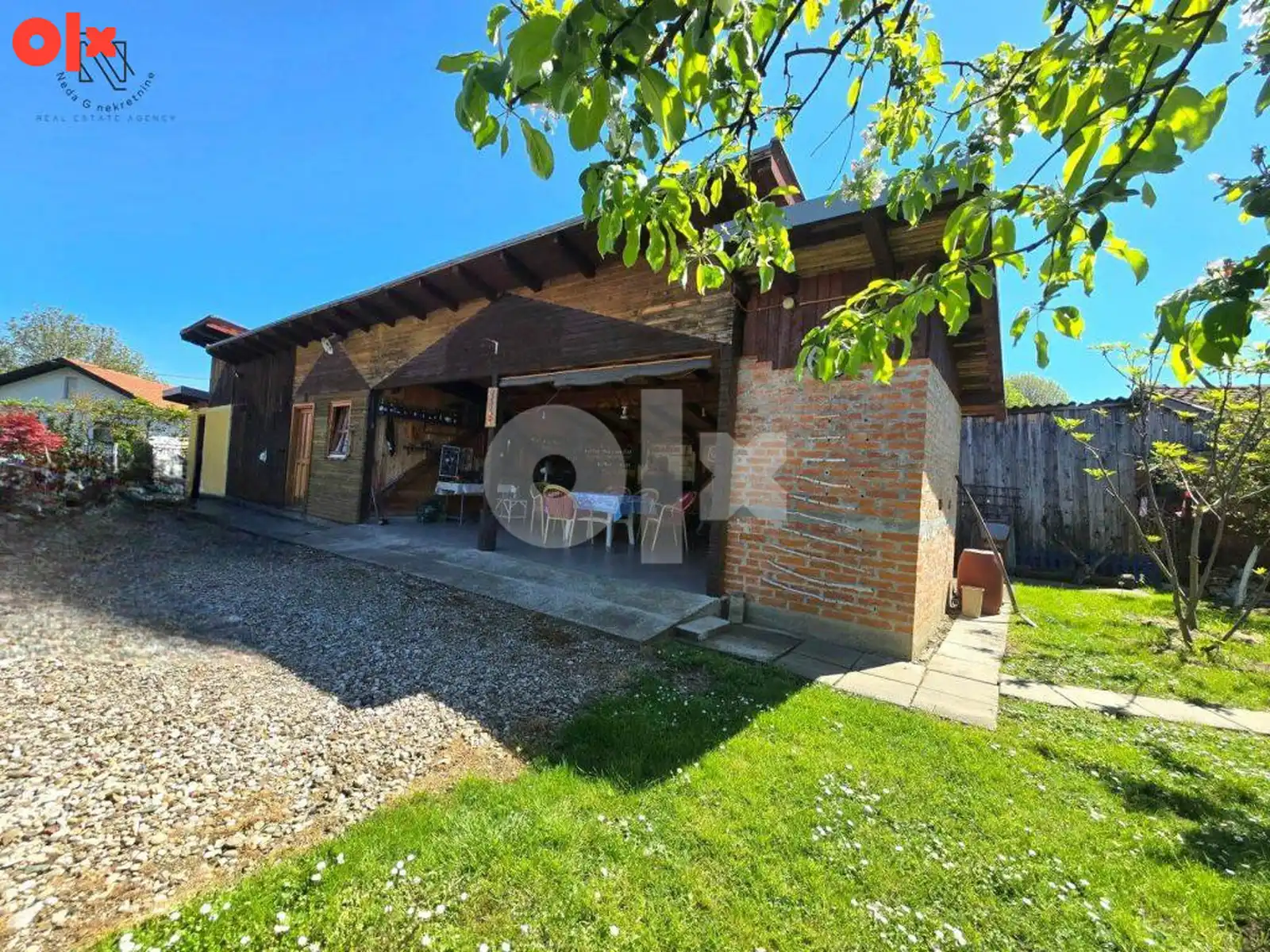 budzak-dvije-kuce-na-placu-od-1100m2-top-ponuda