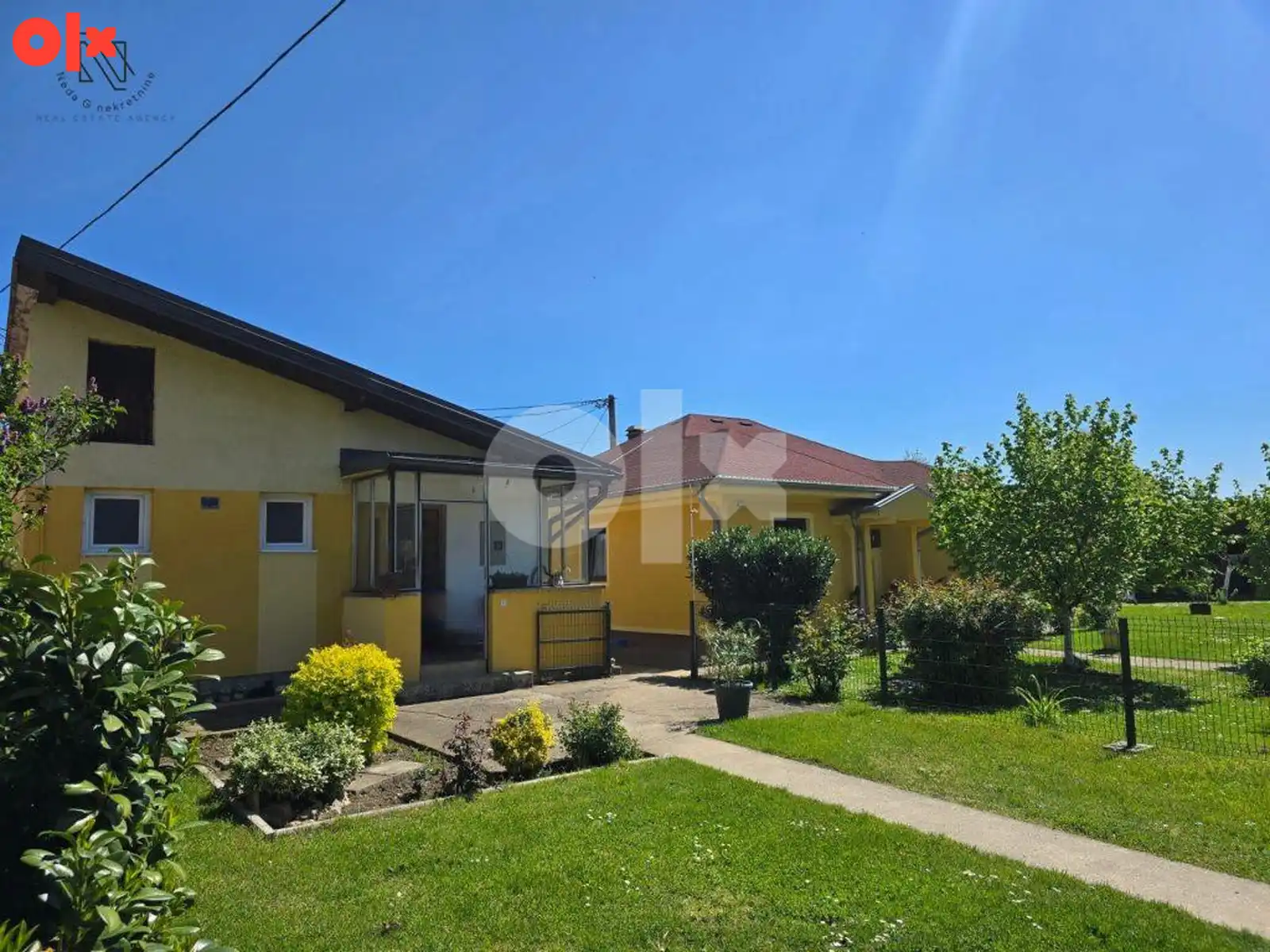 budzak-dvije-kuce-na-placu-od-1100m2-top-ponuda