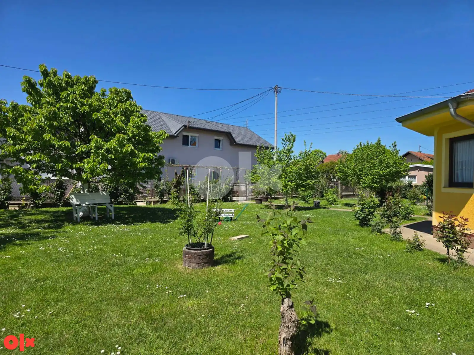budzak-dvije-kuce-na-placu-od-1100m2-top-ponuda