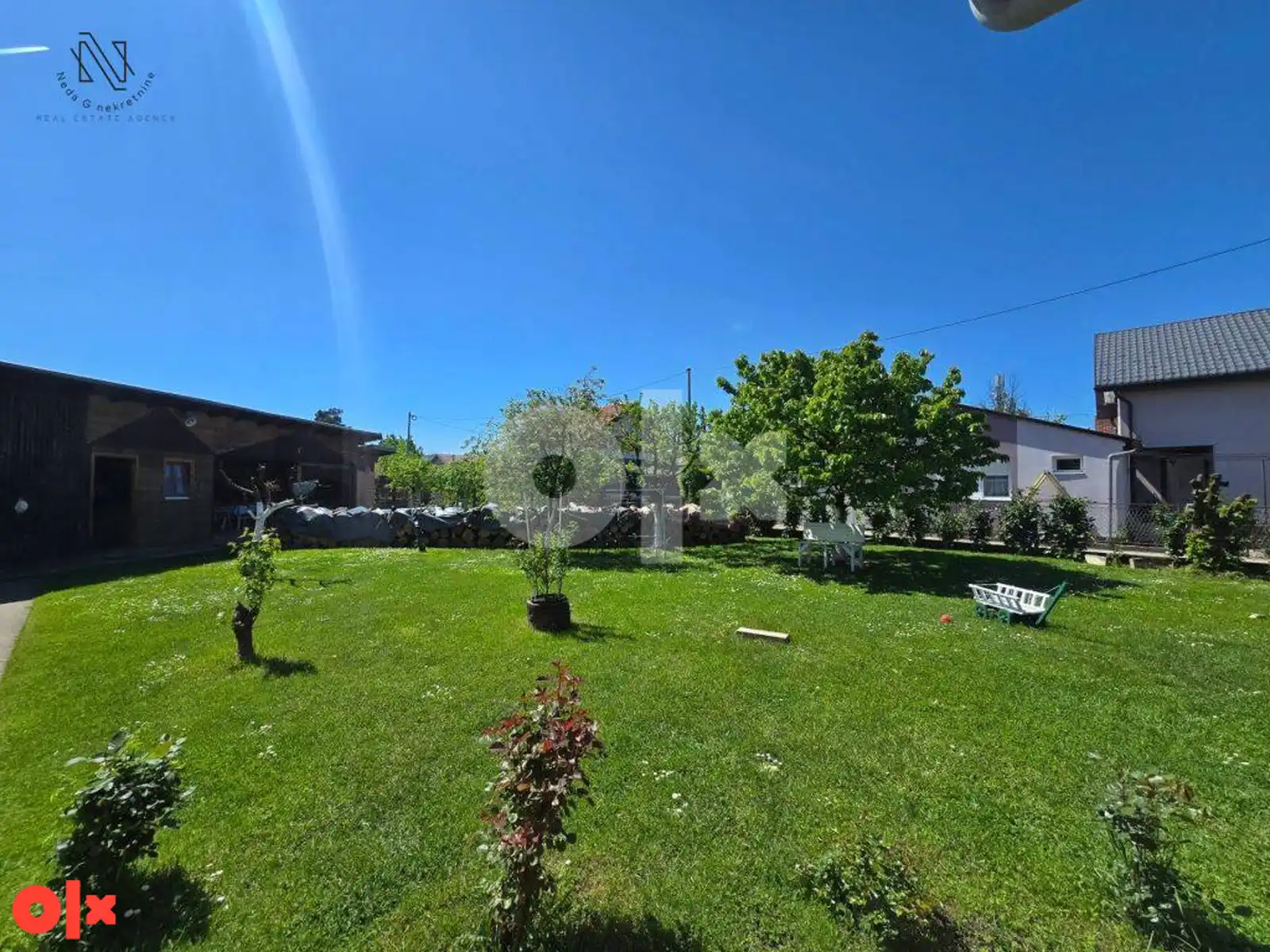 budzak-dvije-kuce-na-placu-od-1100m2-top-ponuda