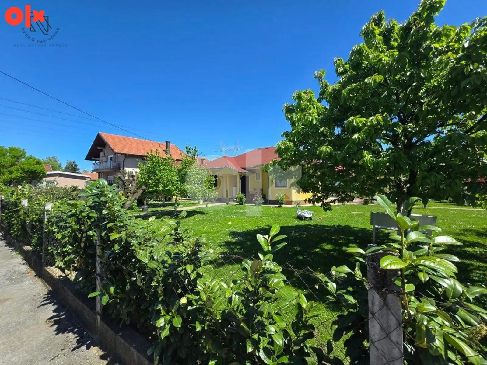 budzak-dvije-kuce-na-placu-od-1100m2-top-ponuda