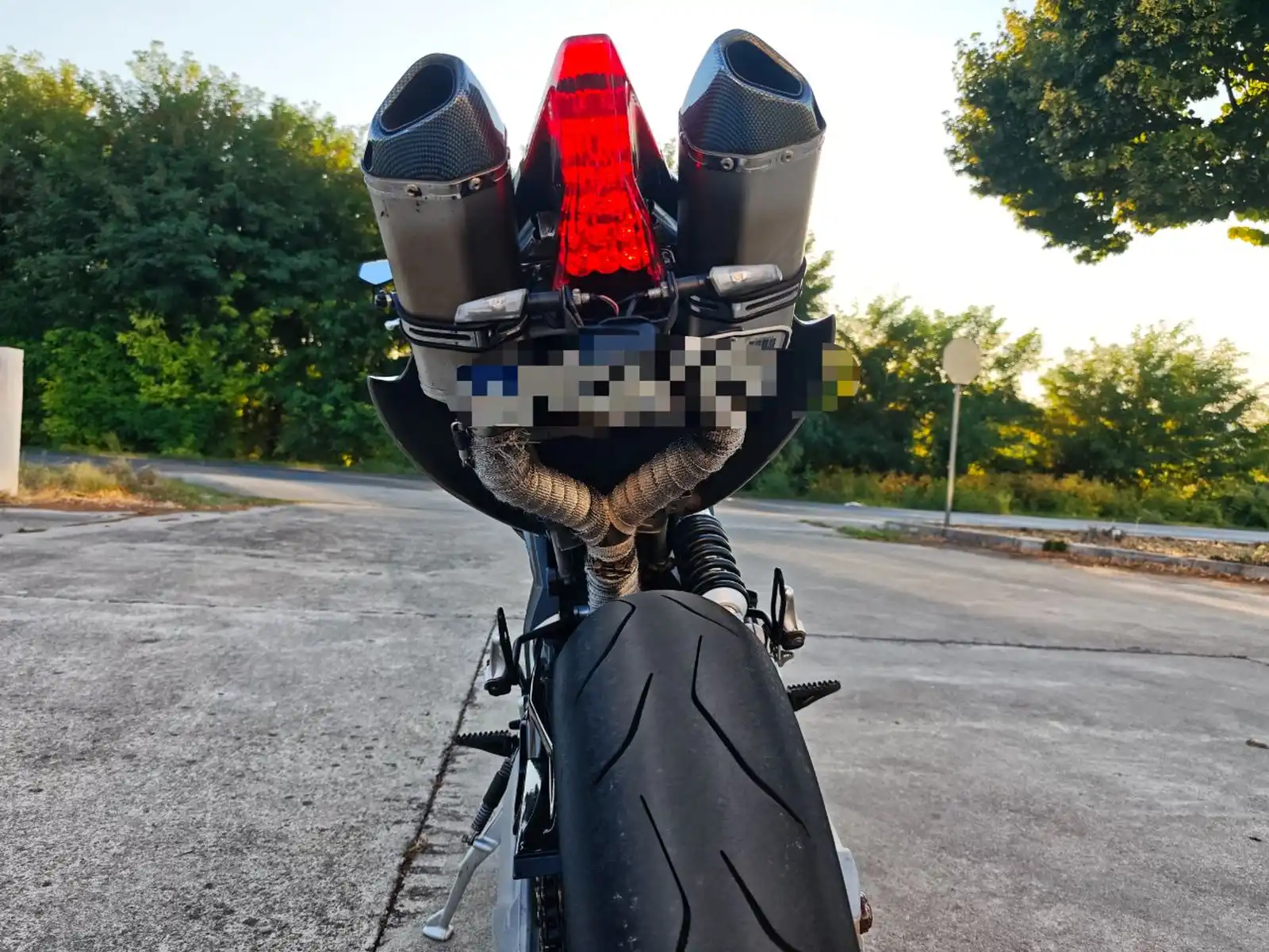 aprilia-dorsoduro-750