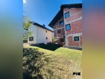2 Kuće Pale 100m2 i 300m2