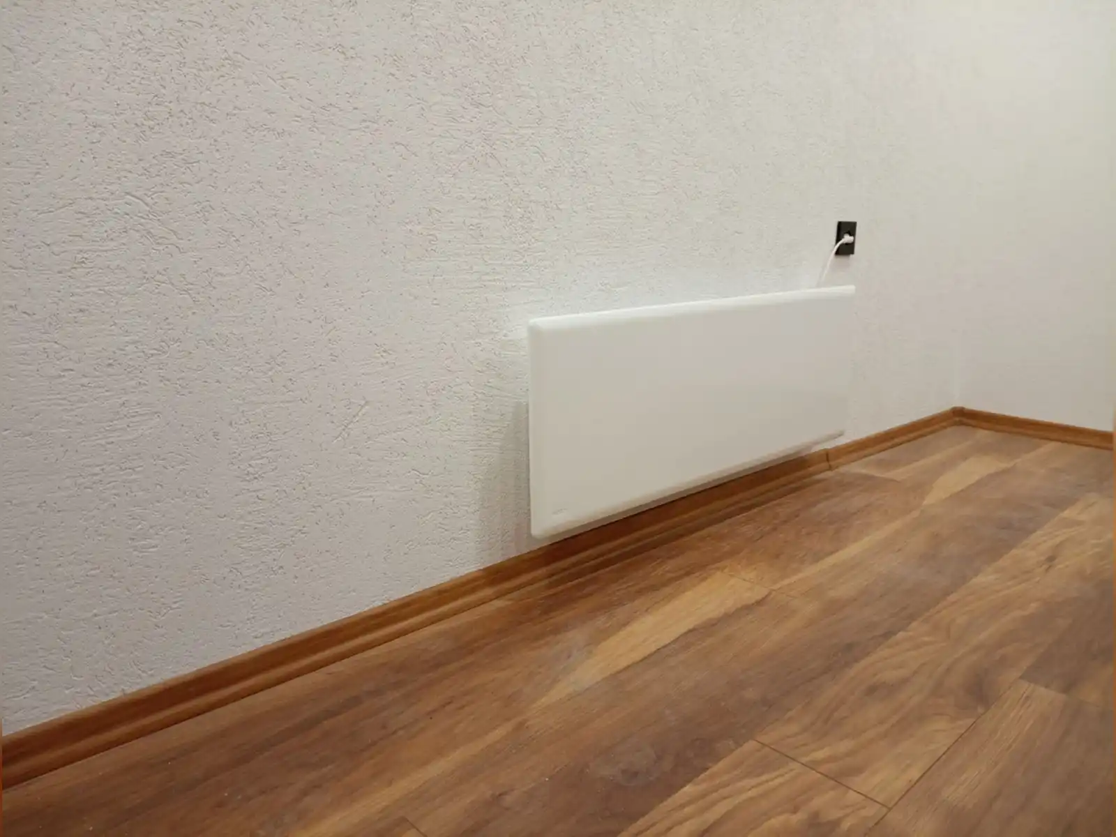norveski-konvektor-nobo-top-2000w-500w