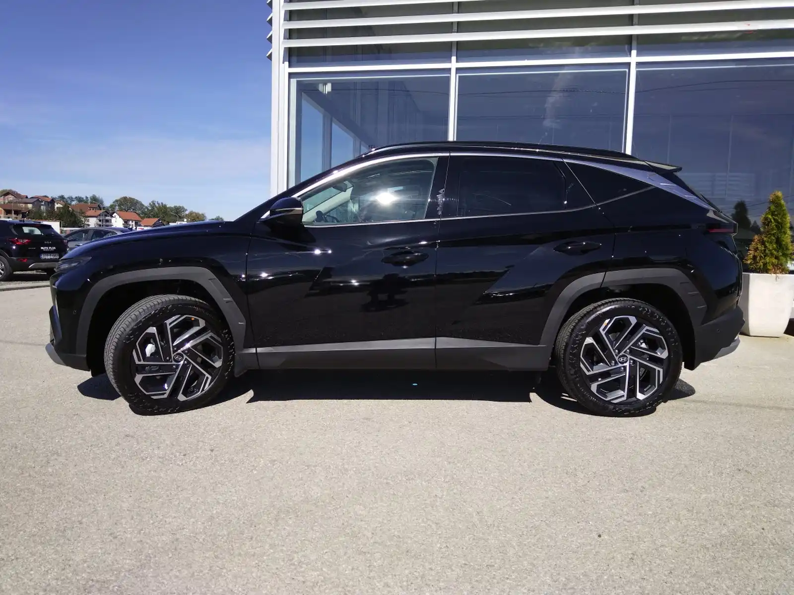 hyundai-tucson-luxury-16-benzin-automatik-4x4