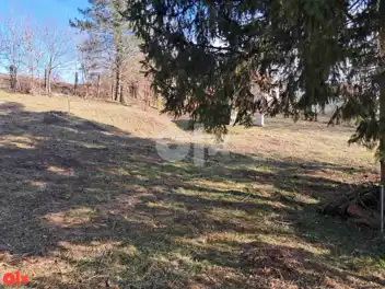 Zemljište 500m od centra Slatine, struja, voda, asfalt