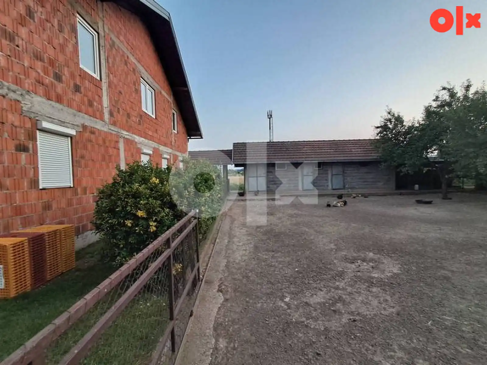 plac-sa-objektima-industrijska-zona-glamocani