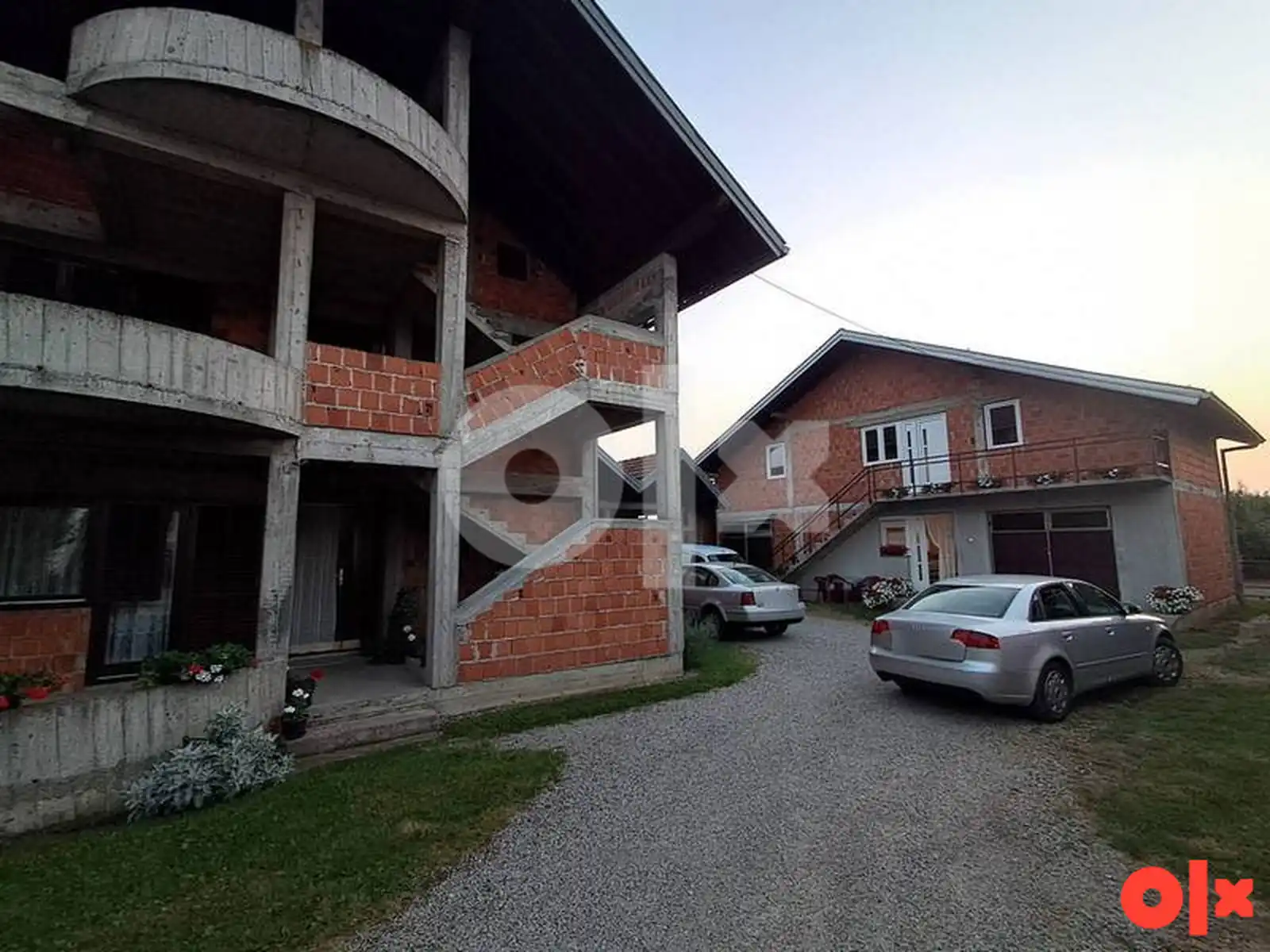 plac-sa-objektima-industrijska-zona-glamocani