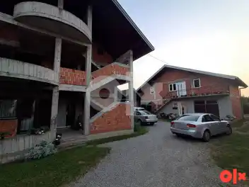 Plac sa objektima industrijska zona Glamočani